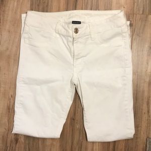 🥂AE White Jeans
